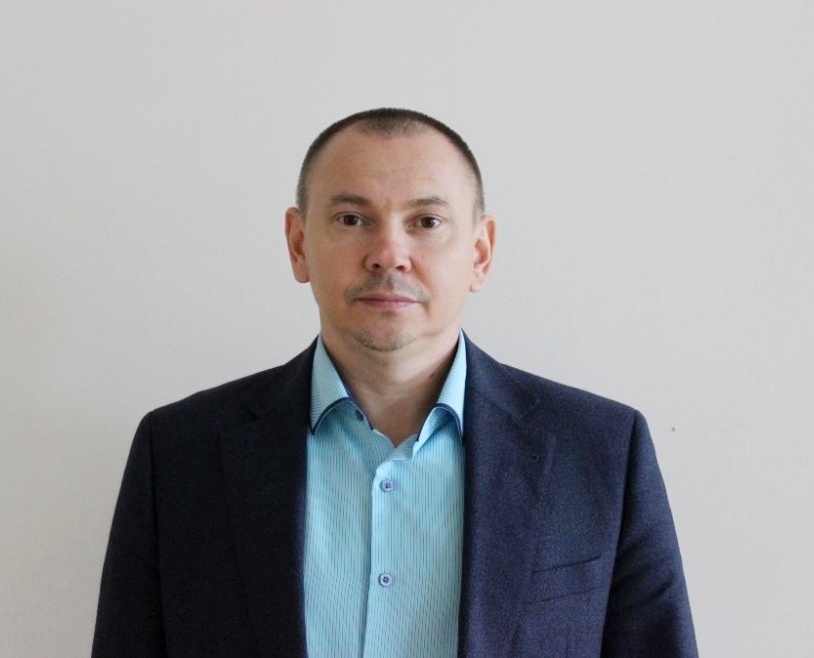 Сегодня свой день рождения празднует Абузяров Ринат Фархатович.